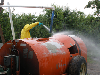 Applicator sprays equipment